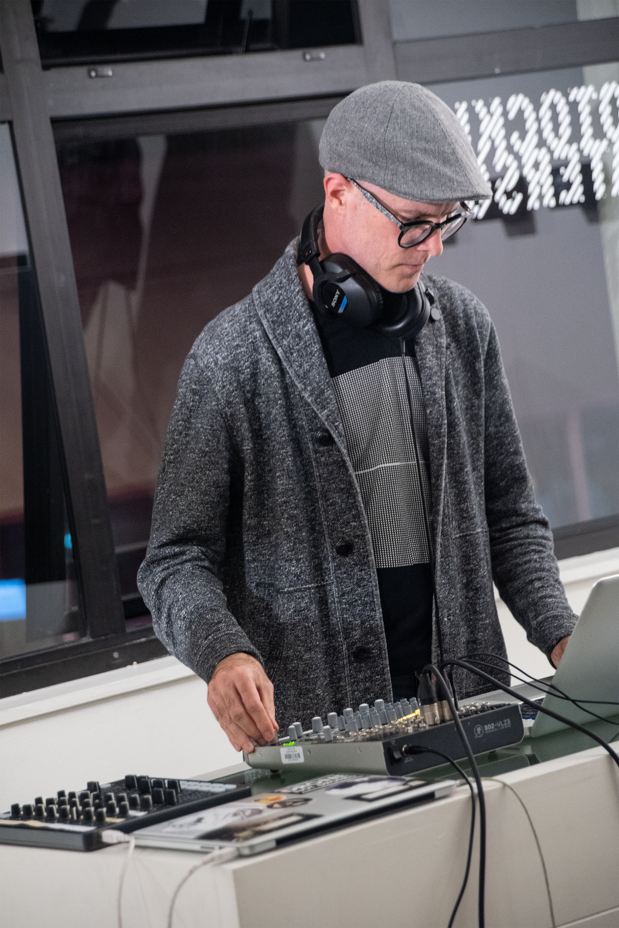 DJ set by Richard Chartier aka Pinkcourtesyphone